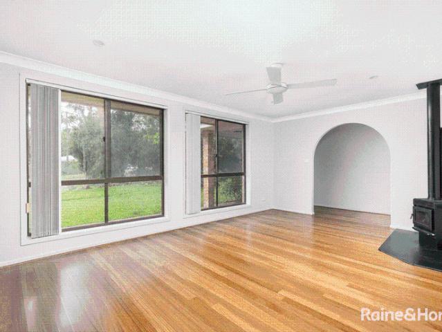 4 bedroom home on a 2178m2 block with large shed at the rear