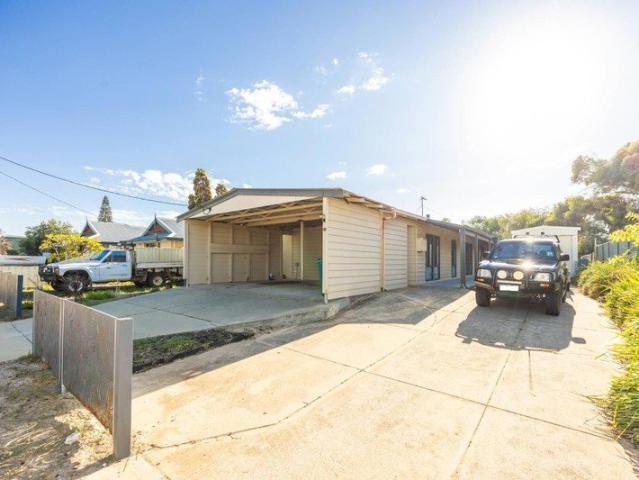 4 Bedroom Home on Bluewater Drive Jurien Bay