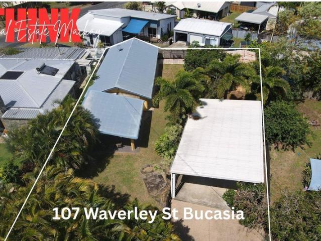 4 BEDROOM HOME ON LARGE BLOCK SECONDS FROM BUCASIA BEACH
