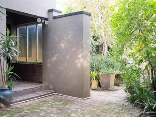4 bedroom home + spacious 1 bedroom.