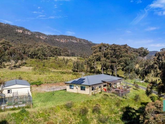 4 bedroom homely feeling house in Little Hartley