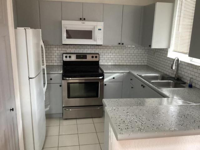 4 bedroom, Homestead FL 33035 104582241