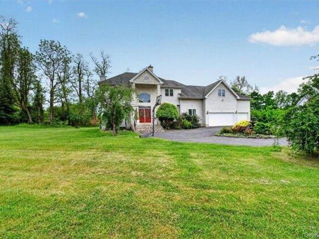 4 bedroom, Hopewell Junction NY 12533 105289186