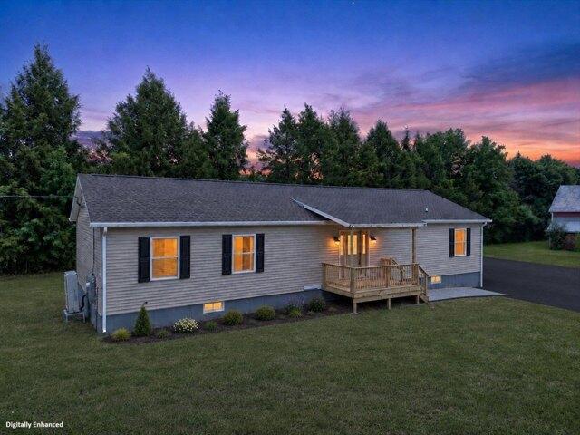 4 bedroom, Hatfield MA 01088 105257408