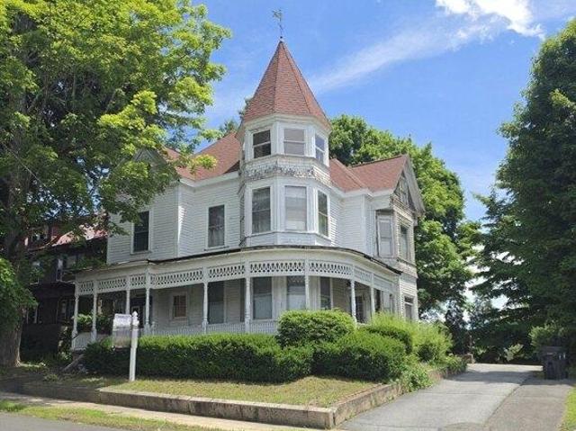 4 bedroom, Haverhill MA 01830 105478374