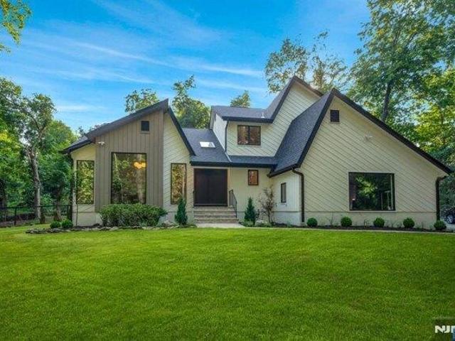 4 bedroom, Haworth NJ 07641 105206232