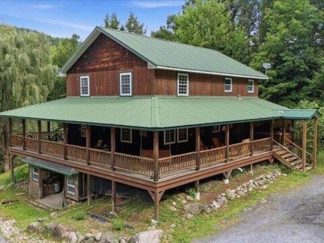 4 bedroom, Hadley NY 12835 105288398