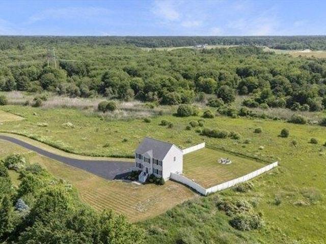 4 bedroom, Halifax MA 02338 105694875