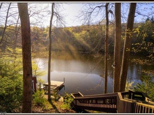 4 bedroom, Hampton NJ 07860 105233182