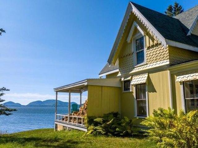 4 bedroom, Hancock ME 04640 105767493