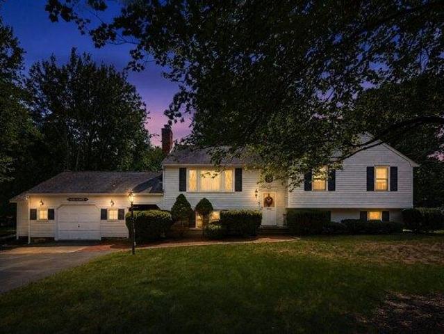 4 bedroom, Hanover MA 02339 105535707