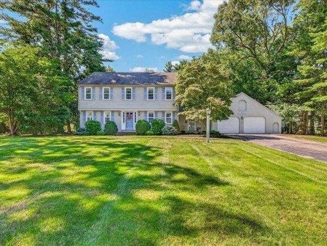 4 bedroom, Hanover MA 02339 105651266