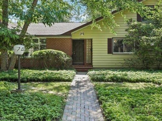 4 bedroom, Harrington Park NJ 07640 105279183