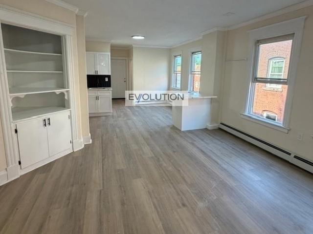 4 bedroom, Hartford CT 06106 102680732