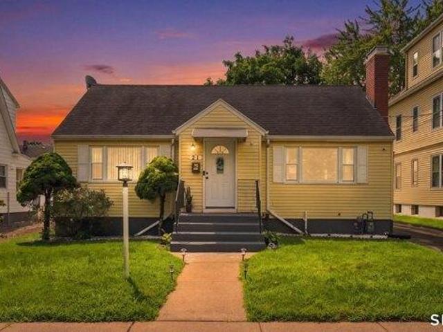 4 bedroom, Hartford CT 06114 105562334