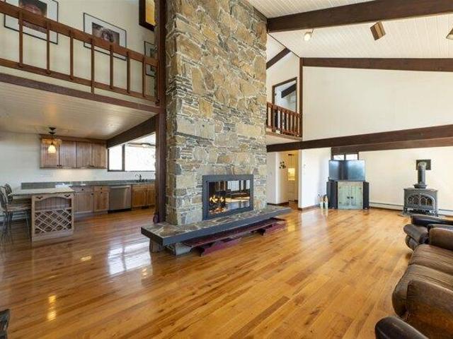 4 bedroom, Hartford VT 05059 105404692