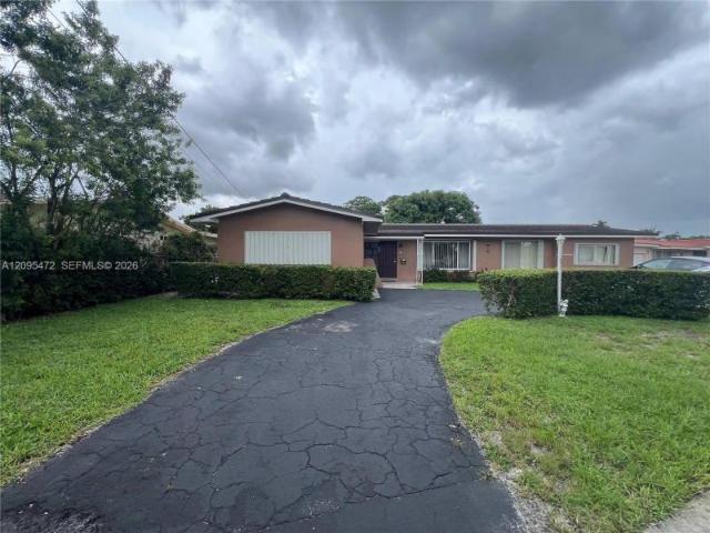 4 bedroom, Hialeah FL 33012 105703688
