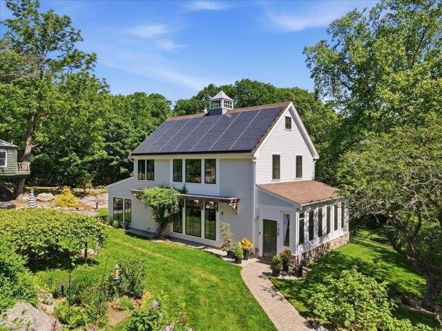 4 bedroom, Hingham MA 02043 105418246