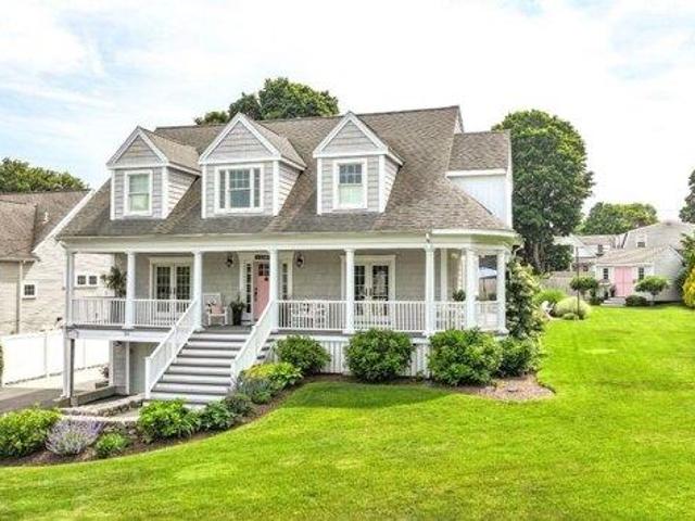 4 bedroom, Hingham MA 02043 105385293