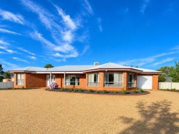4 Bedroom Immaculate Home