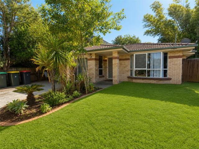 4 BEDROOM IN CONVENIENT COOPERS PLAINS