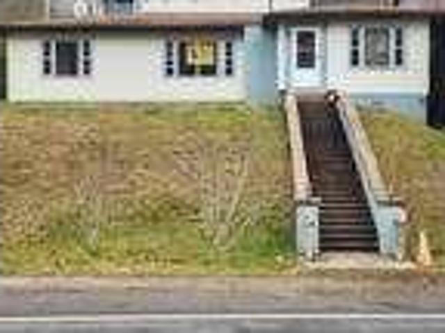 4 bedroom in Clay WV 25043