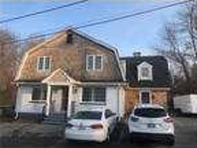 4 bedroom in Cumberland RI 02864