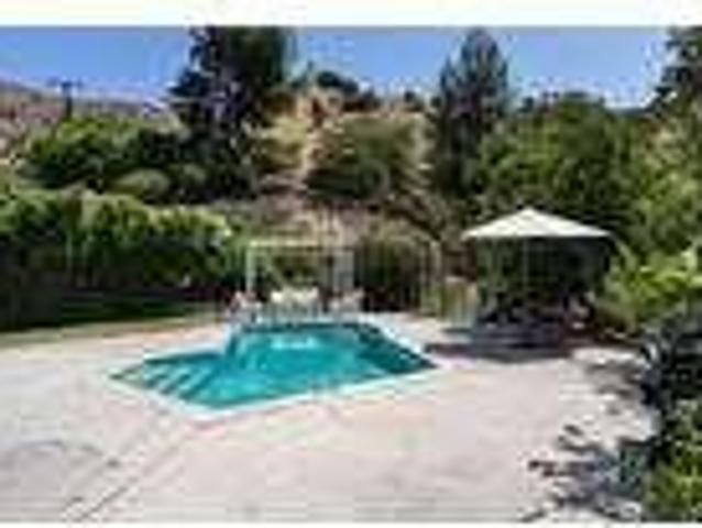 4 bedroom in Burbank CA 91504