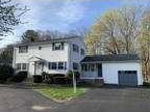 4 bedroom in Burlington MA 01803
