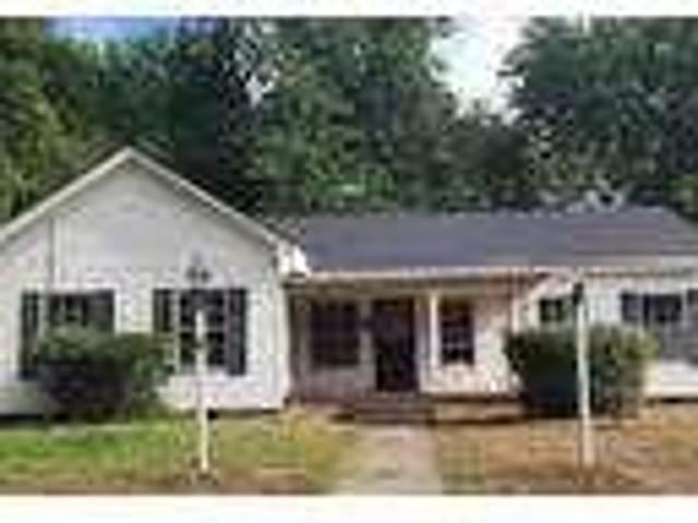 4 bedroom in Gilmer Texas 75644