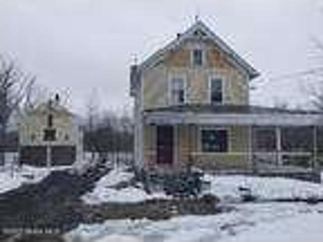 4 bedroom in Granville NY 12832