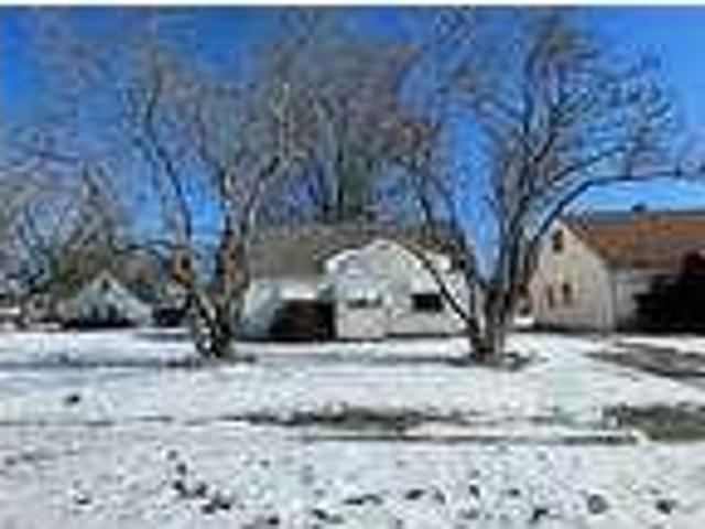 4 bedroom in Euclid OH 44123