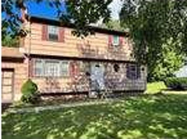 4 bedroom in Hamden Connecticut 06518