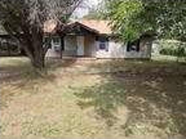 4 bedroom in Iowa Park Texas 76367