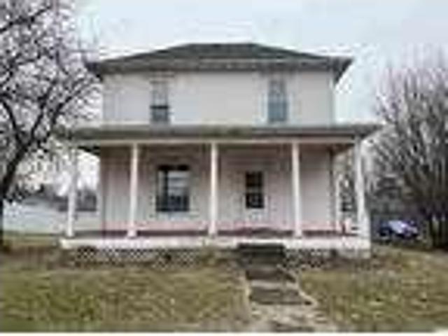 4 bedroom in La Harpe IL 61450