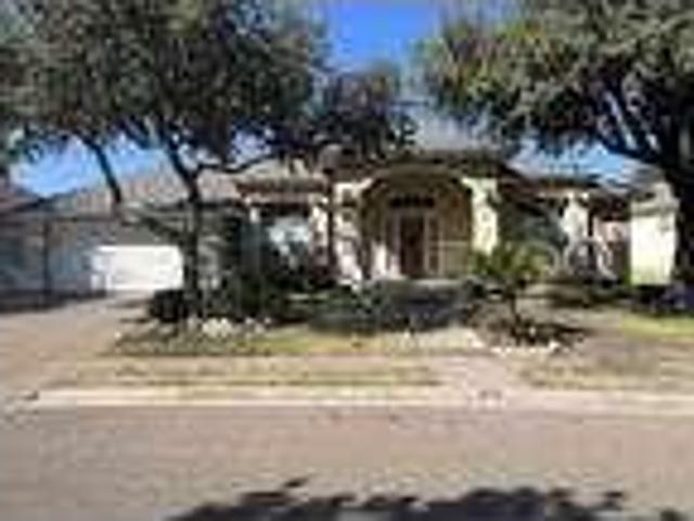 4 bedroom in Laredo Texas 78045