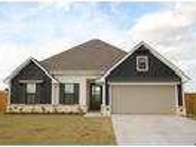 4 bedroom in Lindale TX 75771