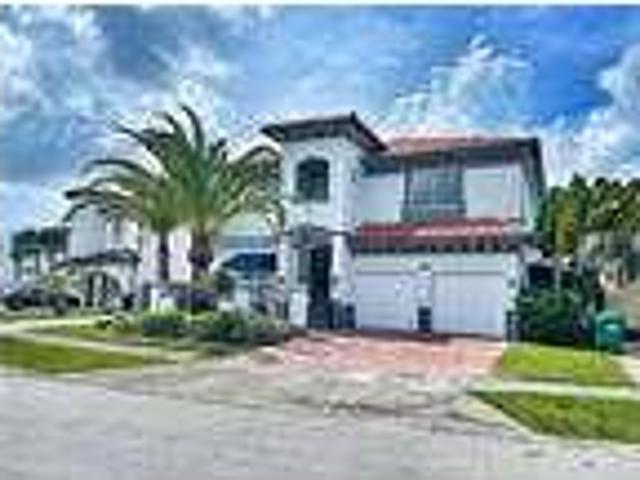 4 bedroom in Miami Florida 33185