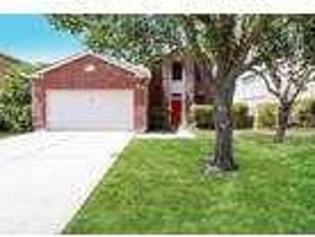 4 bedroom in Saginaw Texas 76131