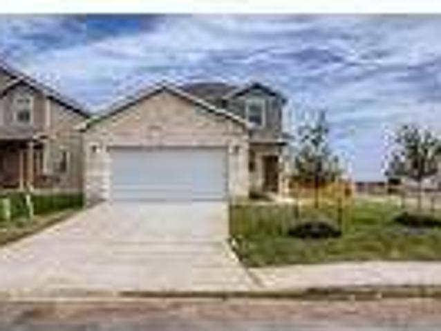 4 bedroom in Seguin Texas 78155