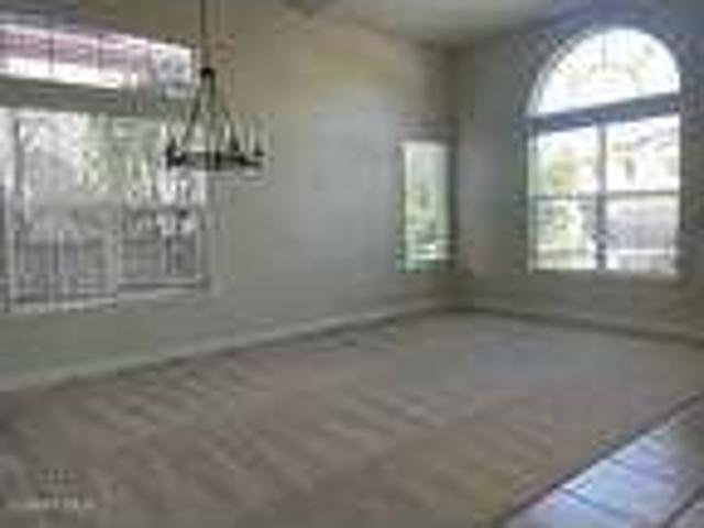 4 bedroom in Simi Valley CA 93065