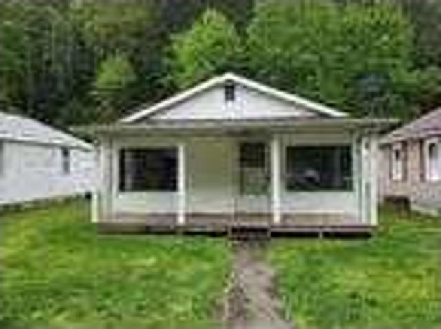 4 bedroom in Pineville West Virginia 24874
