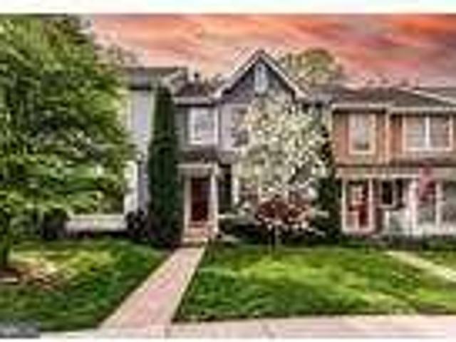 4 bedroom in Reston VA 20194