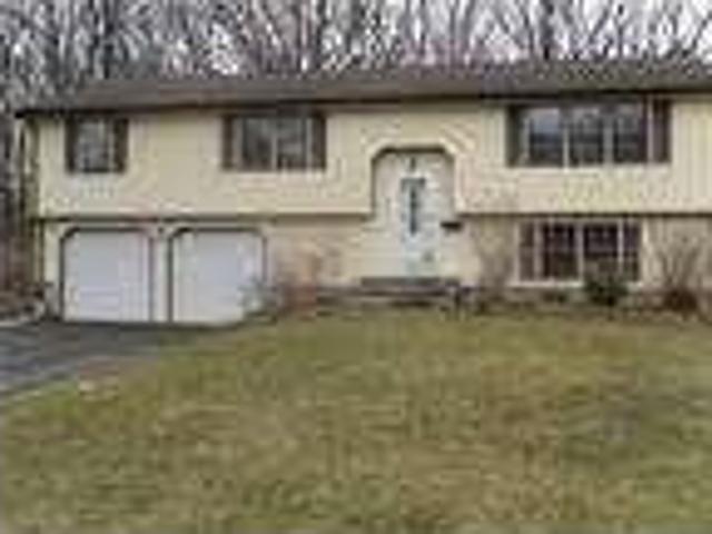 4 bedroom in Windsor CT 06095