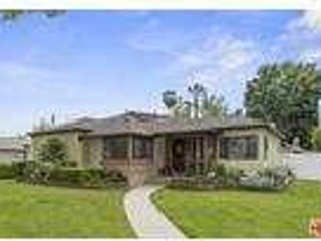 4 bedroom in Tarzana CA 91335