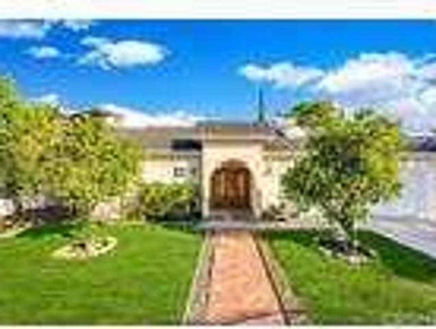 4 bedroom in Tarzana California 91356