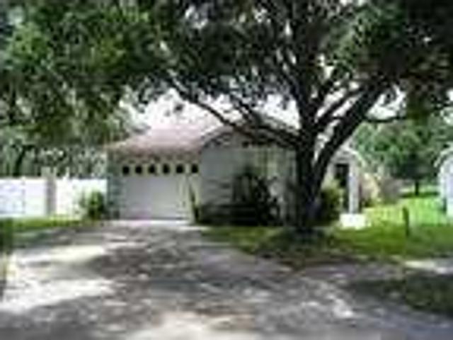 4 bedroom in Valrico Florida 33594