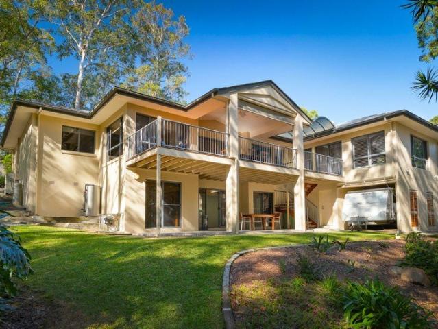 4 Bedroom Idyllic Acreage in Private Leafy Lane