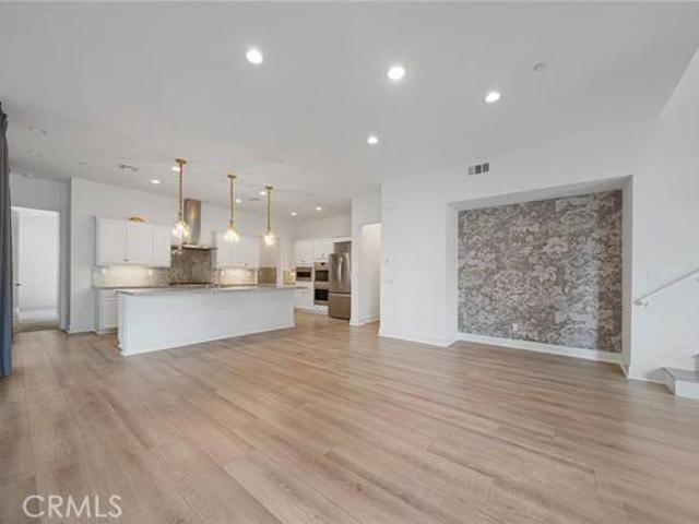 4 bedroom, Irvine CA 92618 106170066