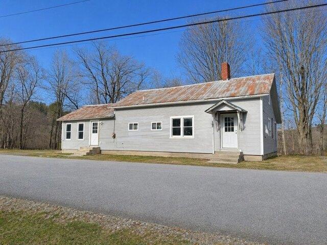4 bedroom, Johnson VT 05656 104808158